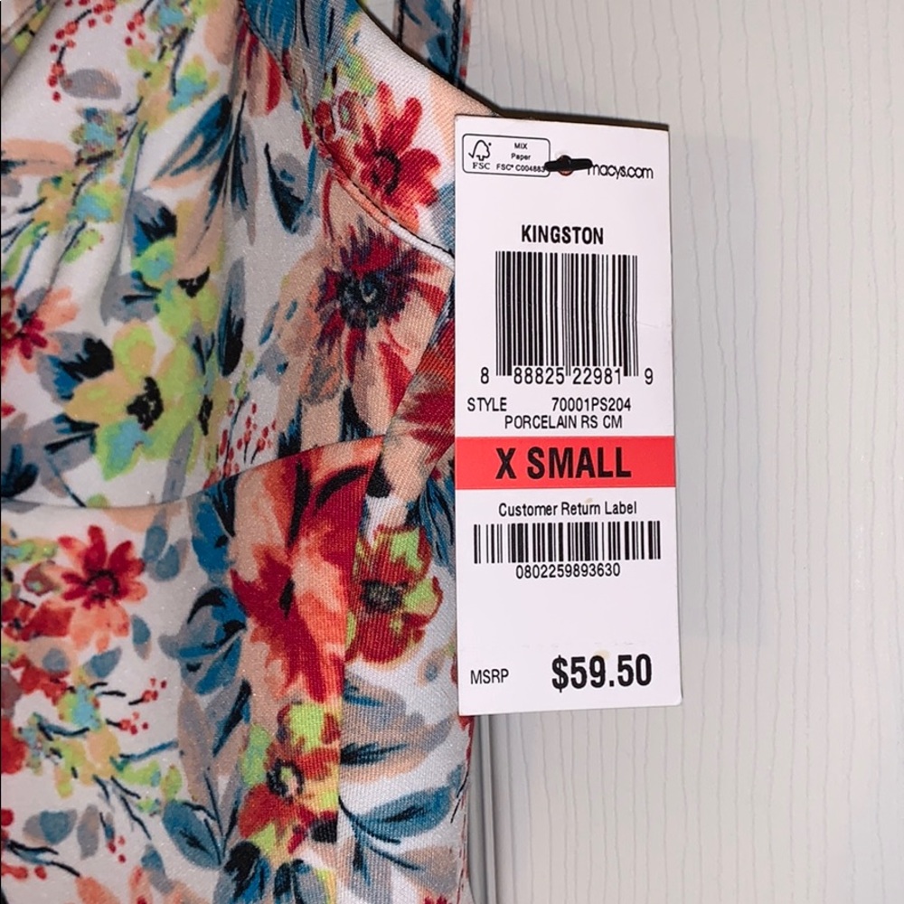 Floral romper NWT - Picture 3 of 3